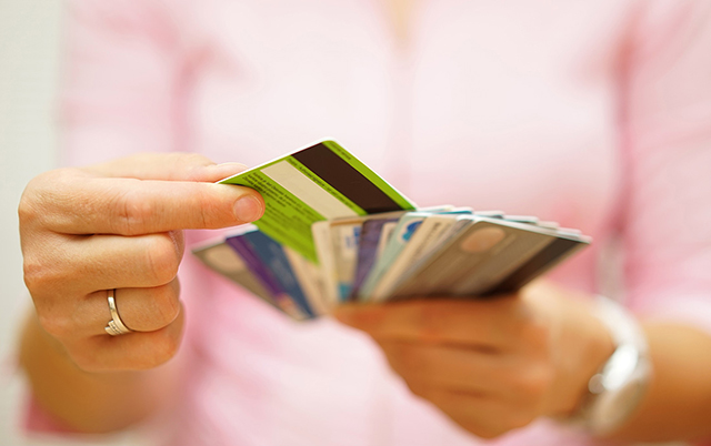 这三张信用卡被卡友们称为神卡，如果申请七张信用卡算多吗？