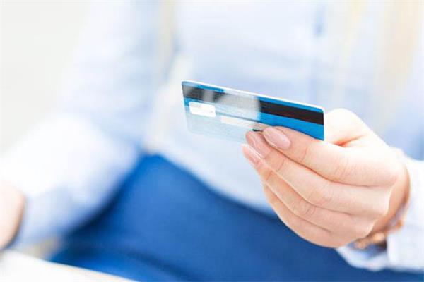 各家银行信用卡最容易下的卡种，申请信用卡时就应该选这些卡种！