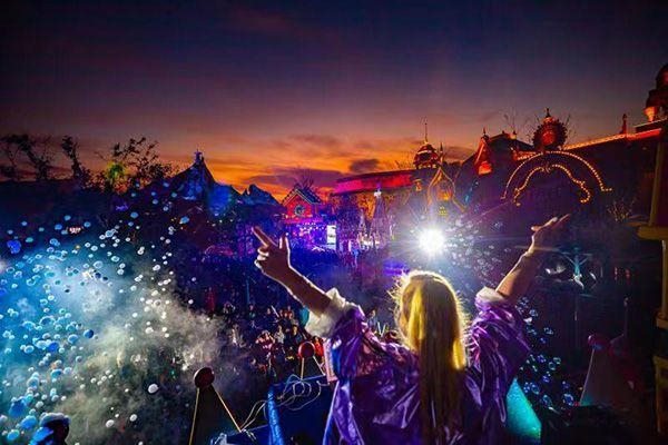 谁在乎元宇宙,<a title='NFT' href='https://okk.meibanla.com/btc/okex.php' target='_blank' class='f_b'>NFT</a>机会和NFR风险在哪里?