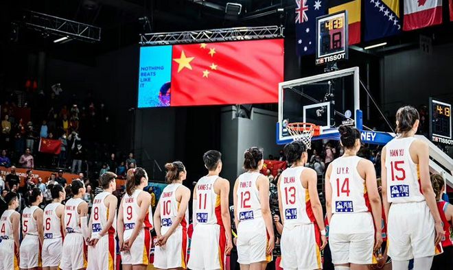 中国女篮勇夺世界杯亚军！同时还收到国际篮联两份礼物