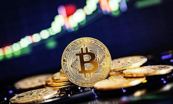 轧空热闹回归!BTC山寨币不再休眠:期货溢价看涨