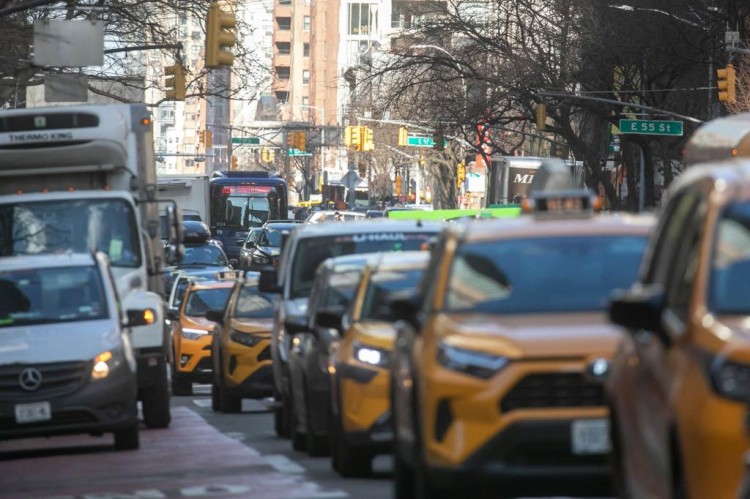 私人巴士运营商对他们无法免除纽约市拥堵收费计划感到震惊解决方案的一部分