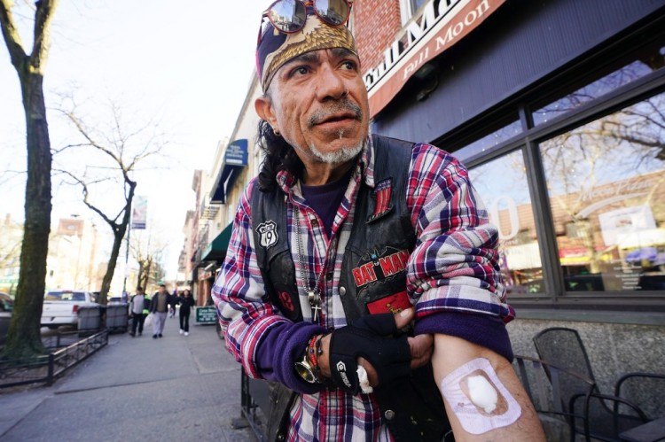 纽约地铁救女子时被刺伤的退伍军人警告称如果不处理犯罪治安维持者就会出来