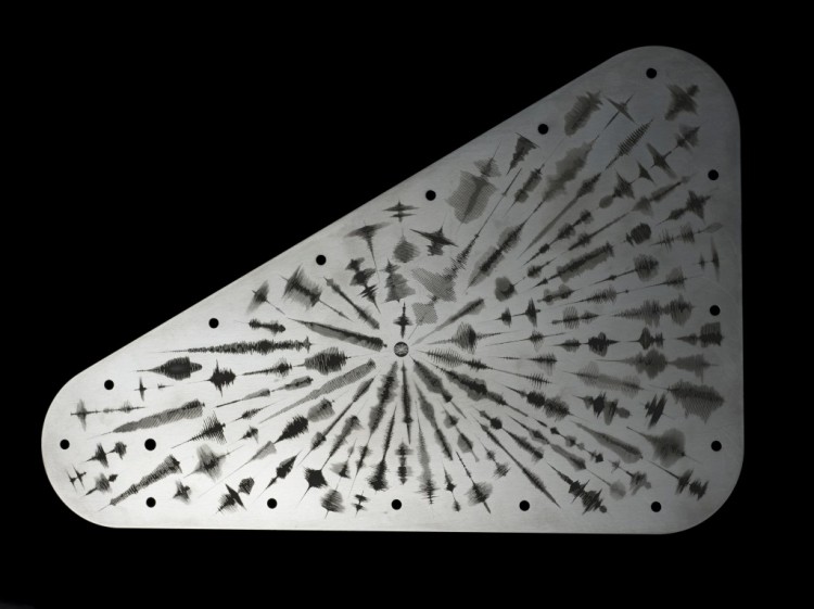 美国宇航局向木星卫星欧罗巴上可能存在的外星生命发送瓶子里的信息