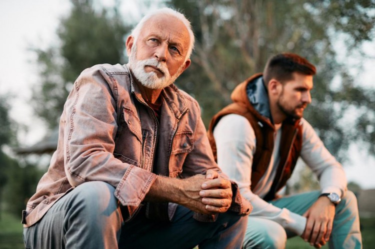 据称商人威胁要毁掉码头工人在游艇激烈争执中脱裤子